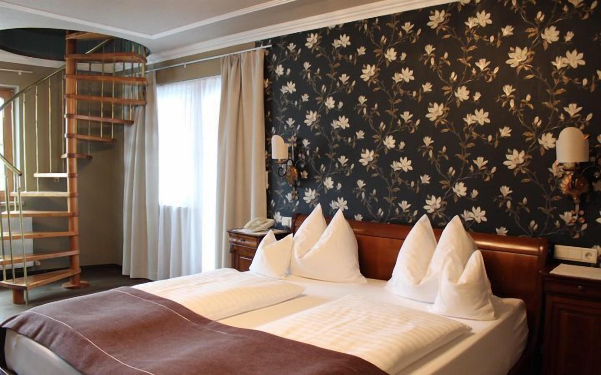 Gardenhotel Crystal Fügen Zewnętrze zdjęcie