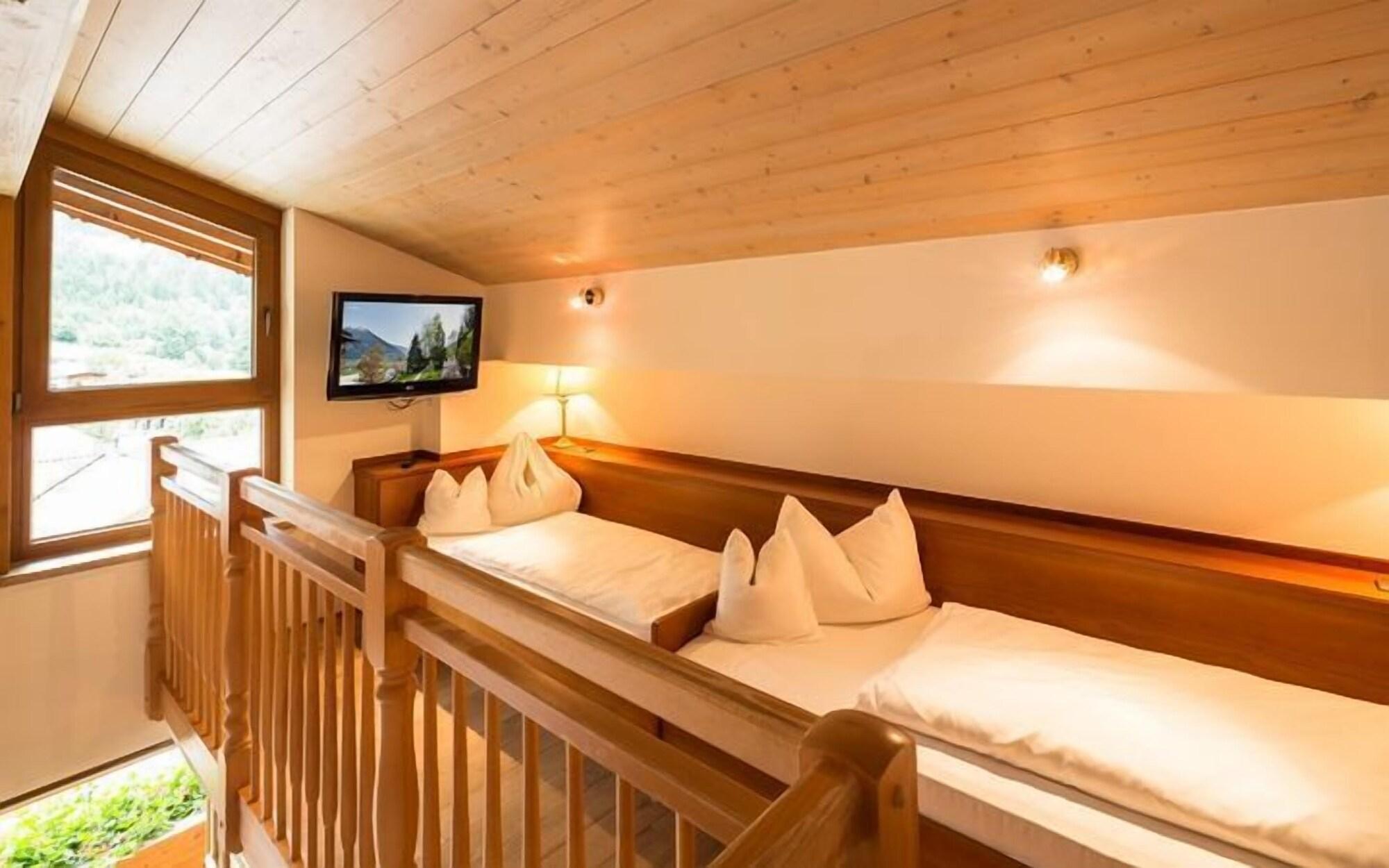 Gardenhotel Crystal Fügen Zewnętrze zdjęcie